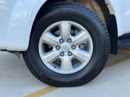 TOYOTA - HILUX SW4 - 2010/2010 - Branca - R$ 115.900,00