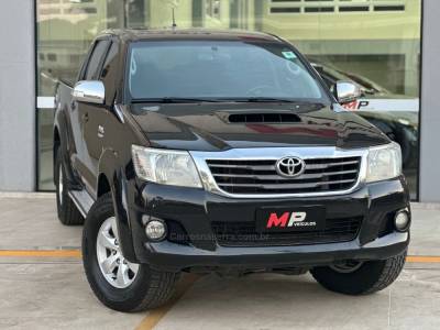 TOYOTA - HILUX - 2012/2012 - Preta - R$ 122.900,00