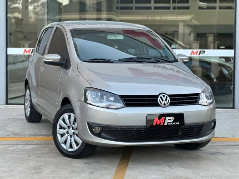 VOLKSWAGEN - FOX - 2011/2012 - Prata - R$ 39.500,00