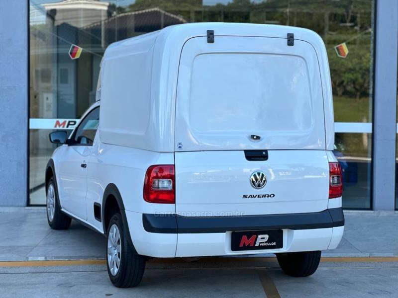 VOLKSWAGEN - SAVEIRO - 2014/2015 - Branca - R$ 47.900,00