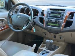 TOYOTA - HILUX SW4 - 2010/2010 - Branca - R$ 115.900,00