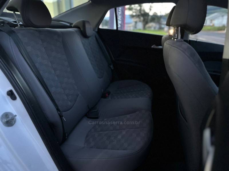 HYUNDAI - HB20S - 2016/2017 - Branca - R$ 68.500,00