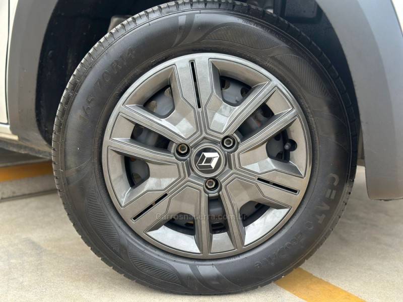 RENAULT - KWID - 2022/2023 - Prata - R$ 55.900,00