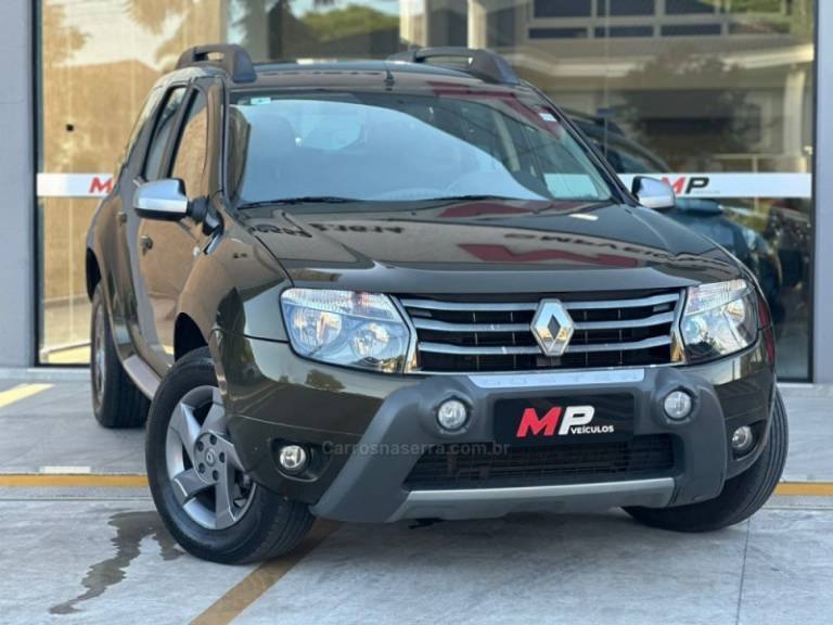 RENAULT - DUSTER - 2013/2014 - Verde - R$ 55.900,00