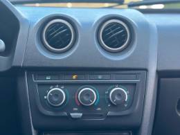 CHEVROLET - CELTA - 2015/2015 - Vermelha - R$ 38.900,00