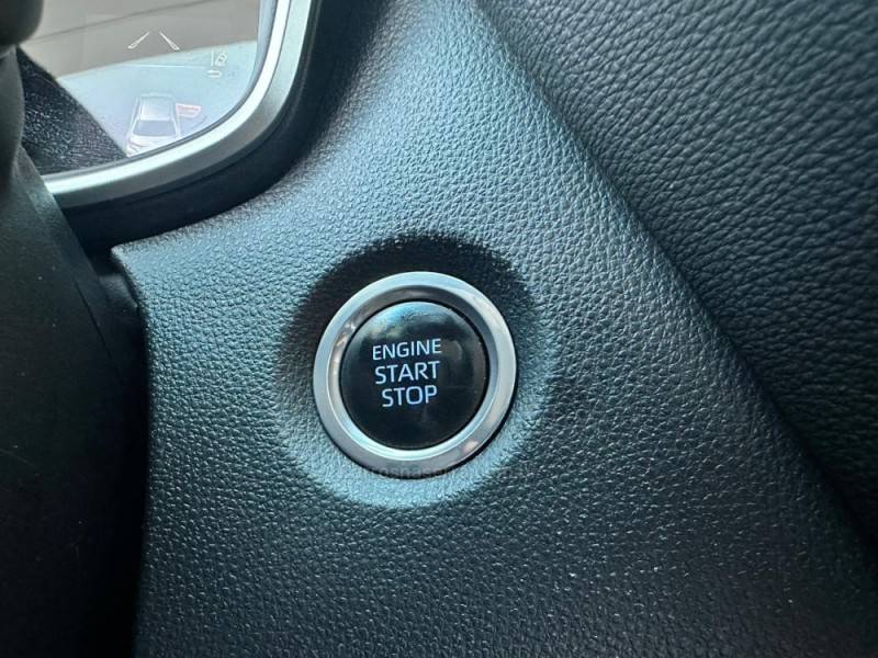 TOYOTA - COROLLA - 2023/2023 - Branca - R$ 132.900,00