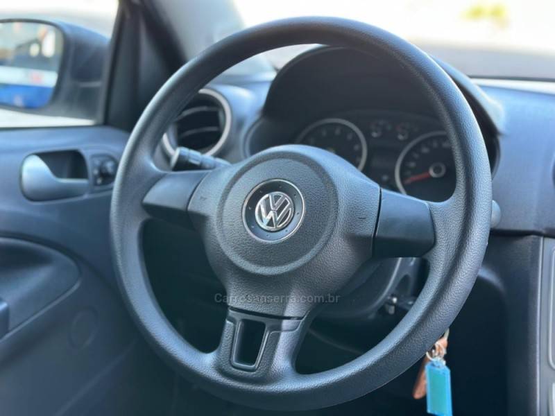 VOLKSWAGEN - SAVEIRO - 2014/2015 - Branca - R$ 47.900,00