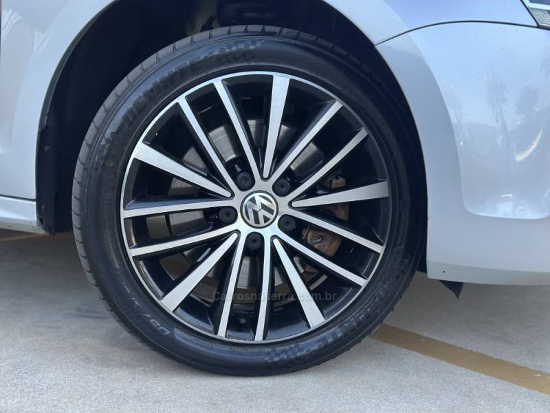 VOLKSWAGEN - JETTA - 2014/2014 - Prata - R$ 78.900,00