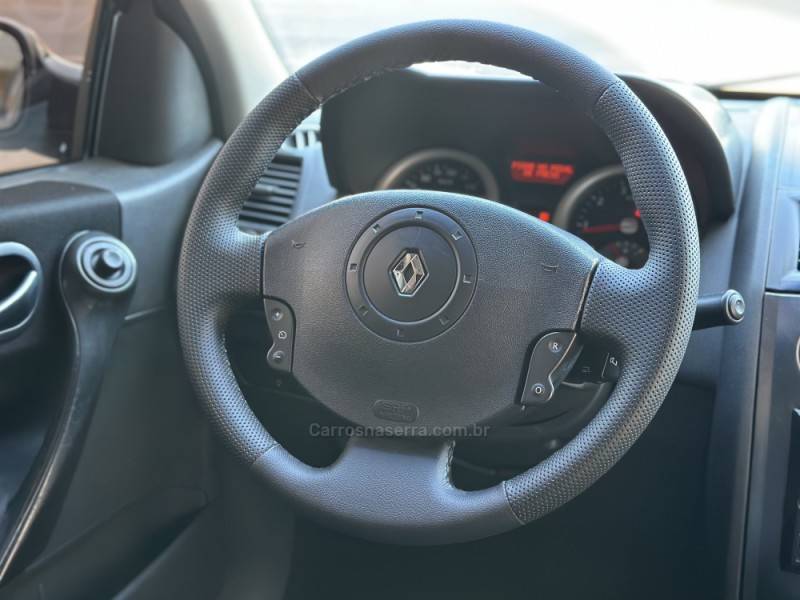 RENAULT - MÉGANE - 2008/2008 - Preta - R$ 24.900,00