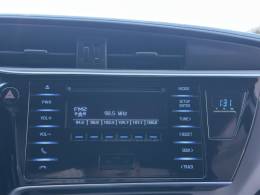 TOYOTA - COROLLA - 2017/2018 - Prata - R$ 95.900,00