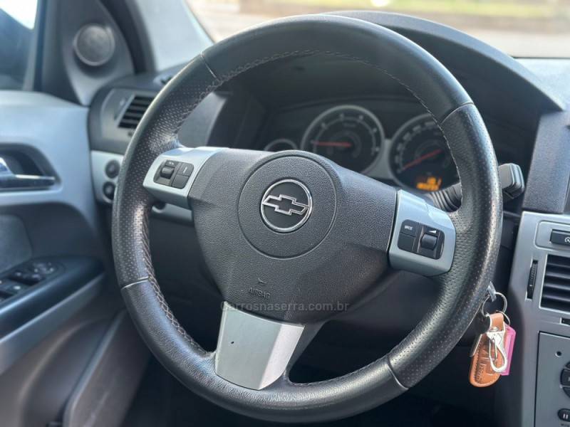 CHEVROLET - VECTRA - 2010/2011 - Prata - R$ 46.900,00