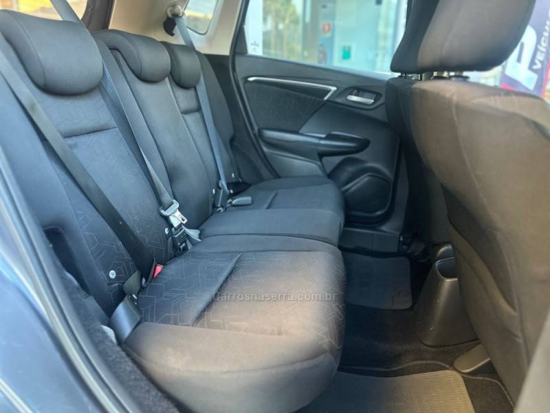 HONDA - FIT - 2016/2017 - Cinza - R$ 74.900,00