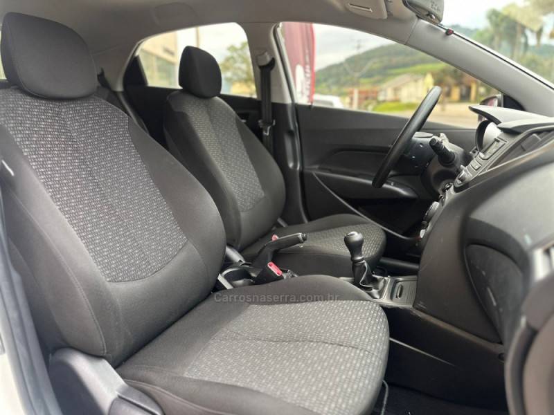 HYUNDAI - HB20 - 2015/2016 - Branca - R$ 49.900,00