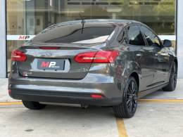 FORD - FOCUS - 2018/2018 - Cinza - R$ 64.900,00