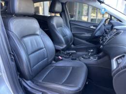 CHEVROLET - CRUZE - 2017/2018 - Prata - R$ 83.900,00