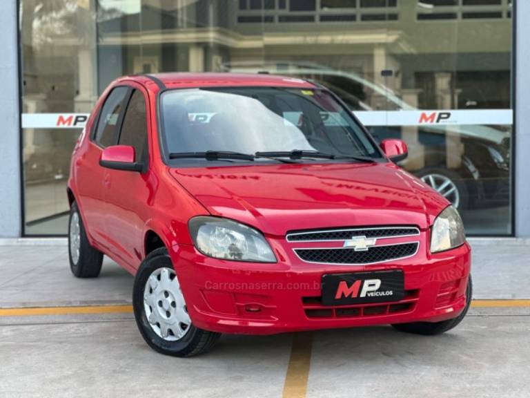 CHEVROLET - CELTA - 2015/2015 - Vermelha - R$ 38.900,00