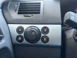 CHEVROLET - VECTRA - 2010/2011 - Prata - R$ 46.900,00