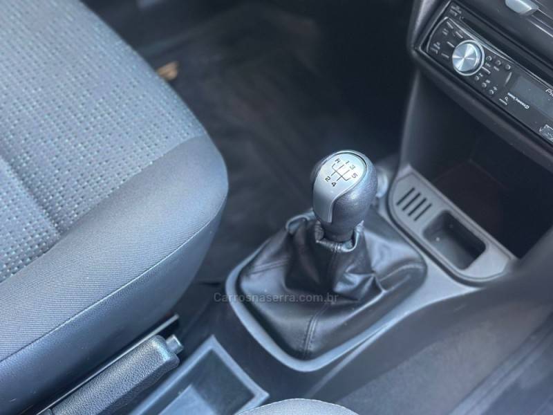 CHEVROLET - CELTA - 2015/2015 - Vermelha - R$ 38.900,00