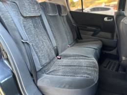 RENAULT - MÉGANE - 2008/2008 - Preta - R$ 24.900,00