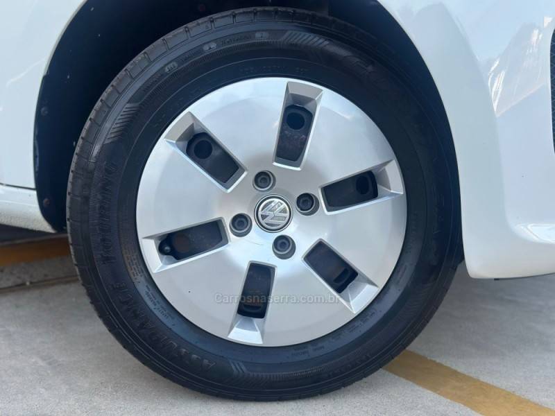 VOLKSWAGEN - UP - 2014/2015 - Branca - R$ 44.900,00
