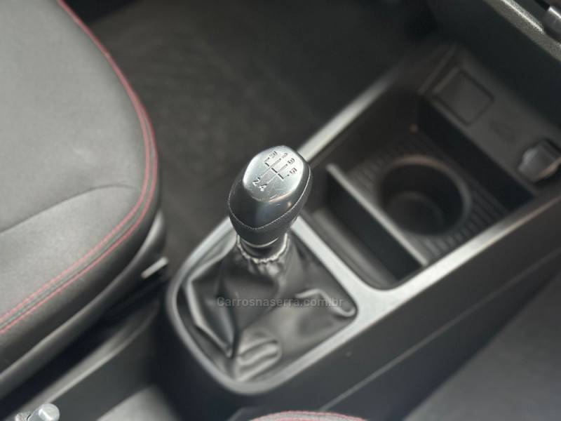 RENAULT - KWID - 2022/2023 - Prata - R$ 55.900,00
