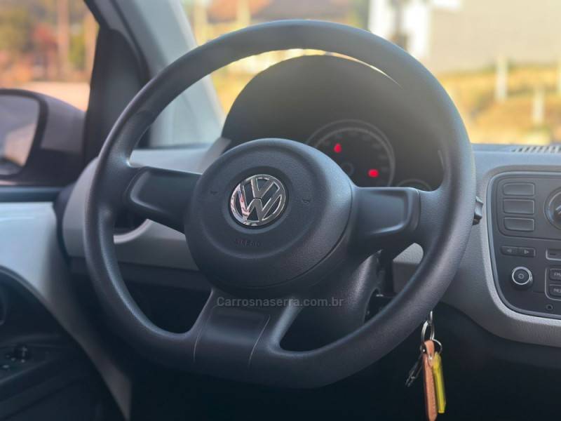 VOLKSWAGEN - UP - 2014/2015 - Branca - R$ 44.900,00