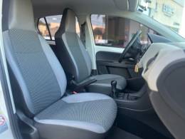 VOLKSWAGEN - UP - 2014/2015 - Branca - R$ 44.900,00