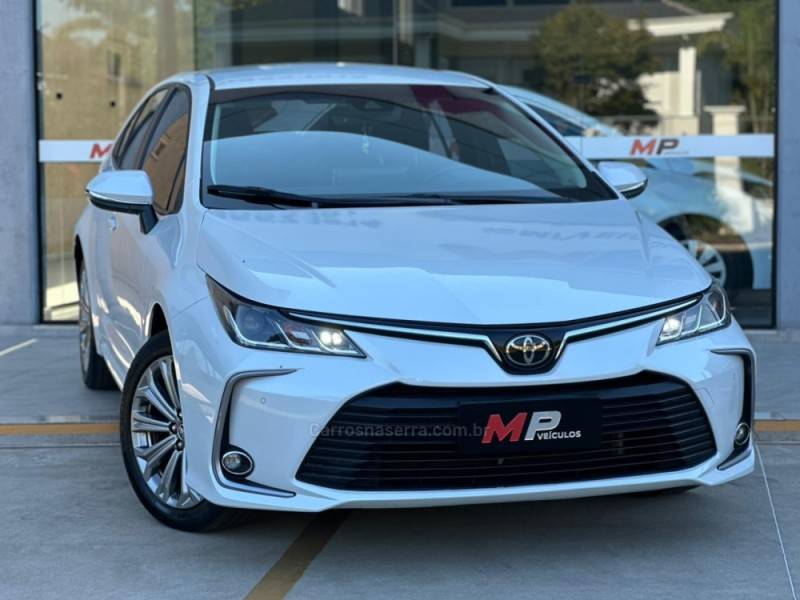 TOYOTA - COROLLA - 2023/2023 - Branca - R$ 132.900,00