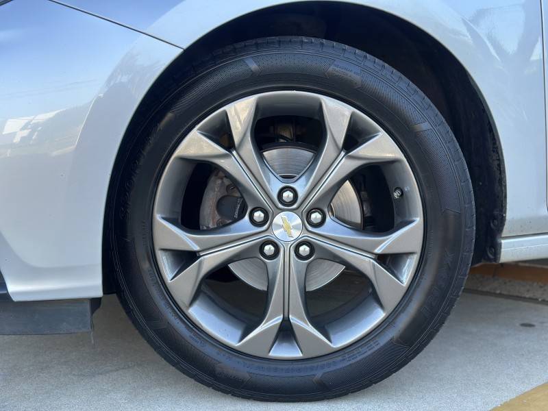 CHEVROLET - CRUZE - 2017/2018 - Prata - R$ 83.900,00