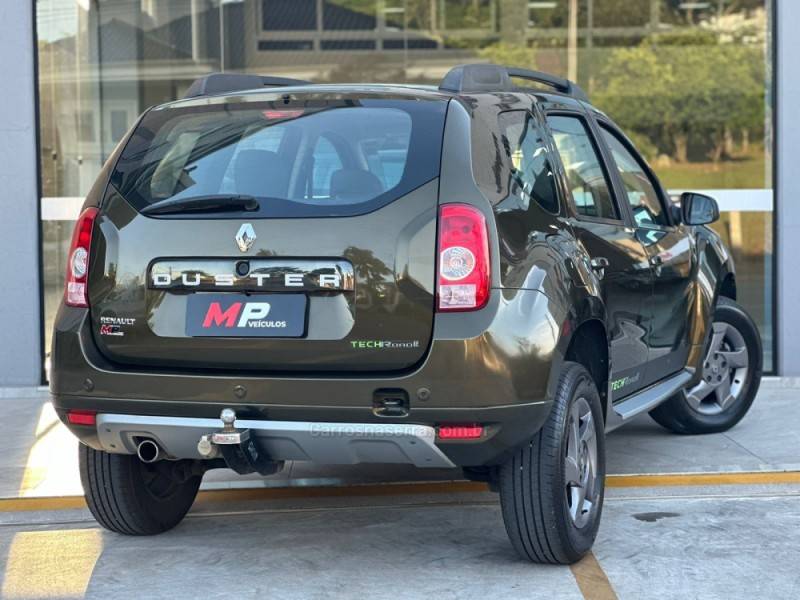 RENAULT - DUSTER - 2013/2014 - Verde - R$ 55.900,00